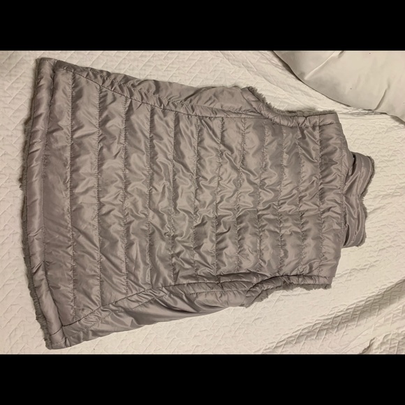 Grey vest - Picture 3 of 3